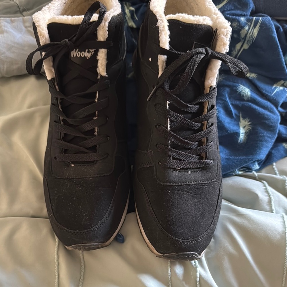 Woolys boots black